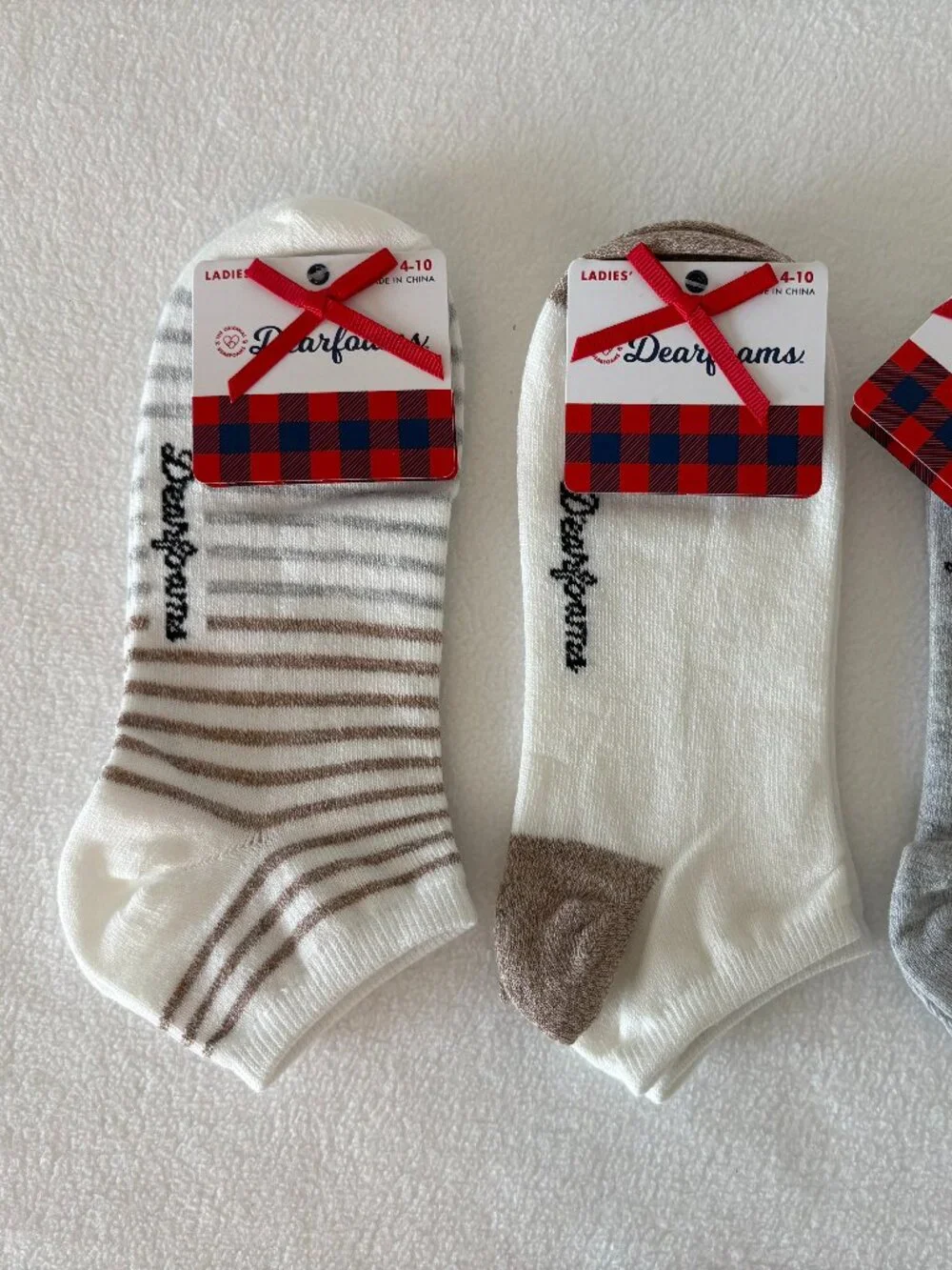 NWT - Dearfoams - 3 Pk - Ultimate No Show Socks - Gray, Cream, Tan, and Striped